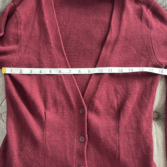 Cabi Maroon "Catch" Cotton Garnet Red Fitted Tailored Cardigan, Size xsmall - Picture 5 of 7